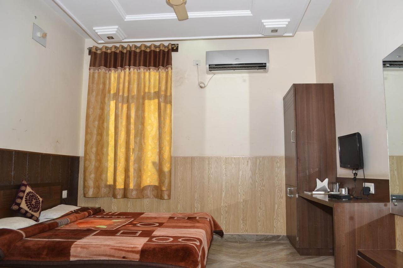 Chitrakoot Resort Chittorgarh Ngoại thất bức ảnh